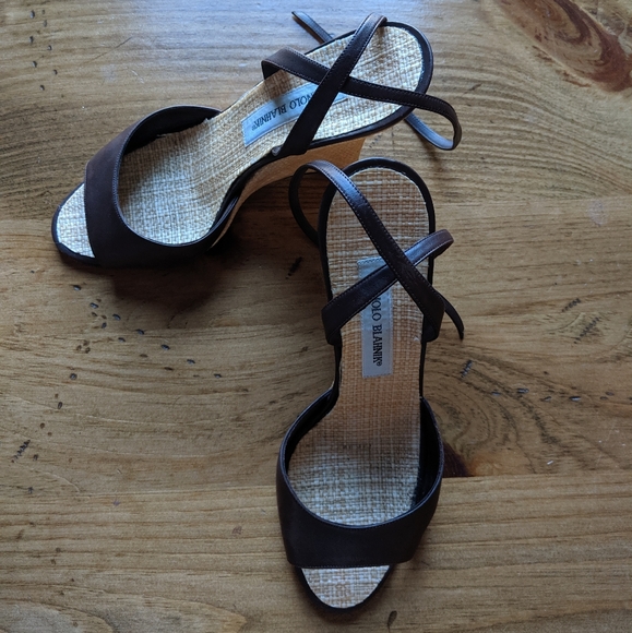 Manolo Blahnik Shoes - Brown Manolo Blahnik Raffia Wedges - Size 7.5